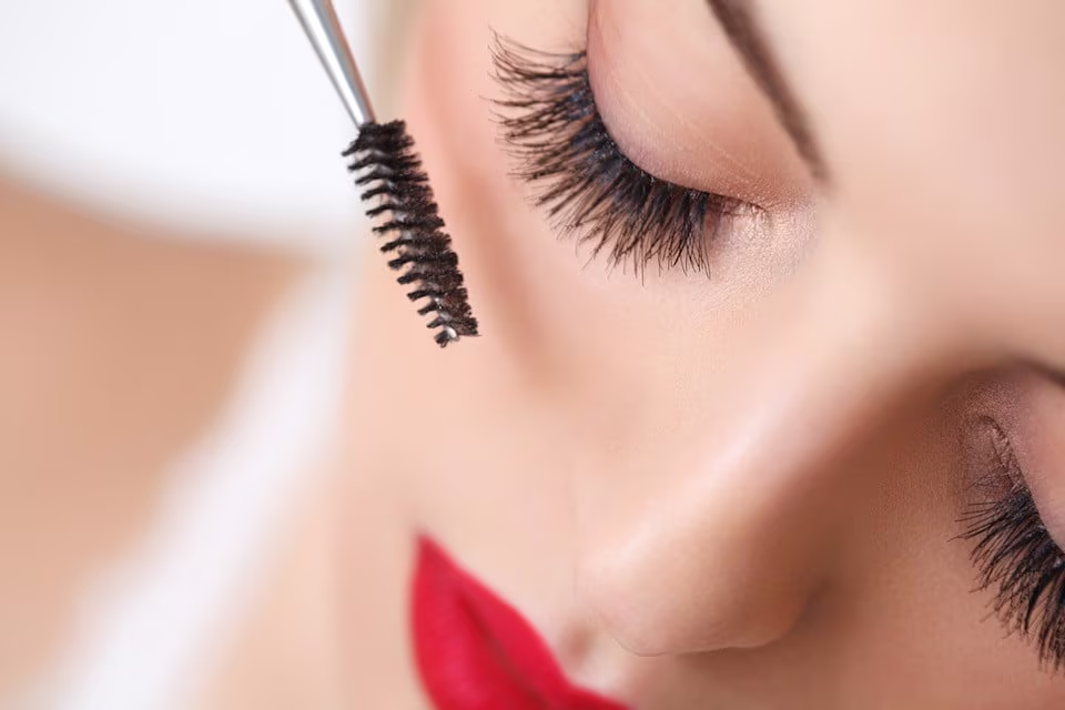 suggested-5-ways-to-maintain-long-and-thick-eyelashes-for-attractive-eyes